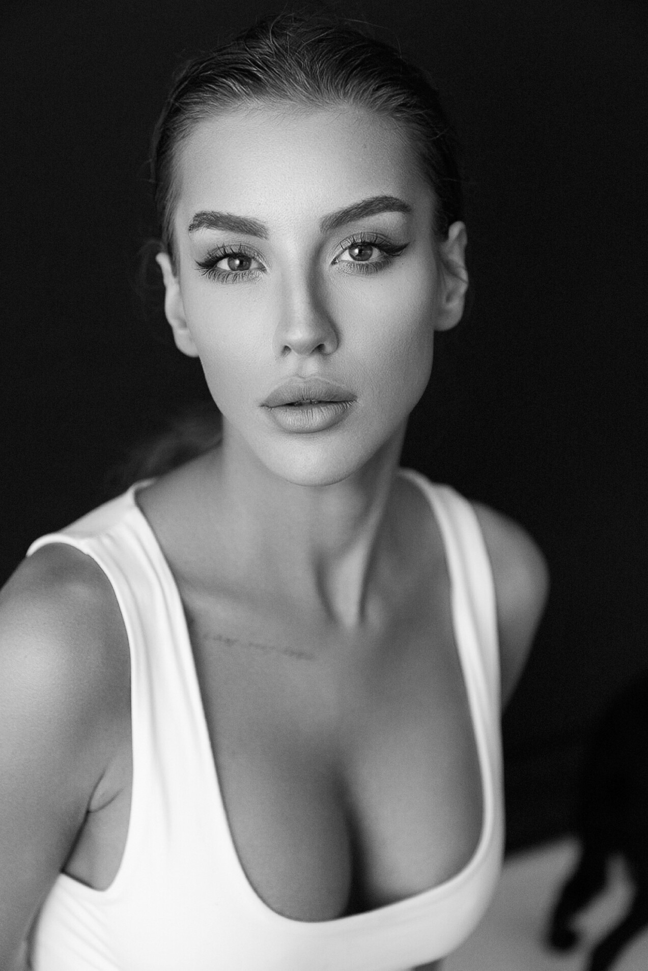 BIALYMODELS » JULIA POLOWCZYK